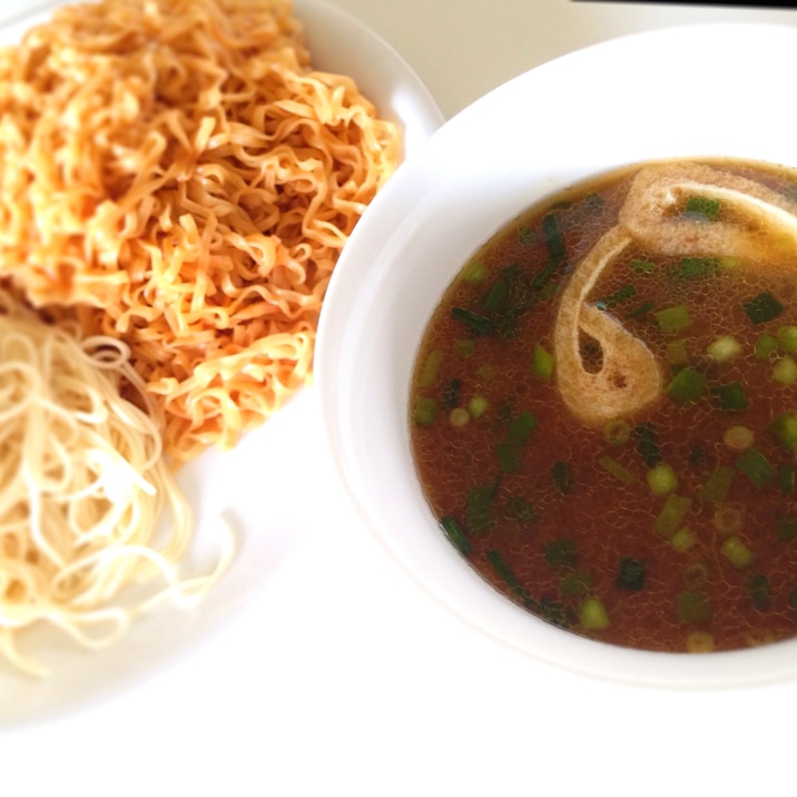 お腹いっぱい！チキンラーメンとそうめんのつけ麺